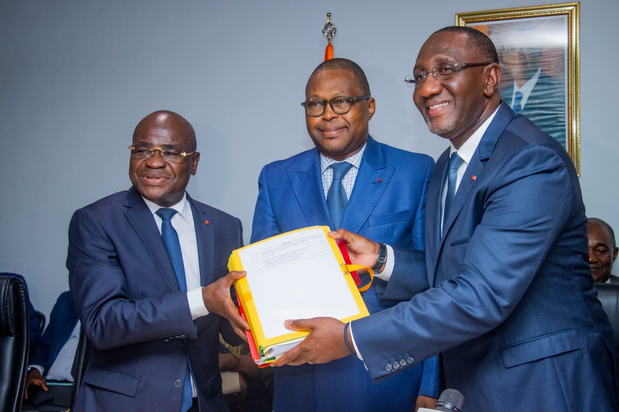 COMMERCE, INDUSTRIE ET ARTISANAT : UNE PASSATION DE CHARGES PLACÉE SOUS LE SIGNE DE LA CONTINUITÉ